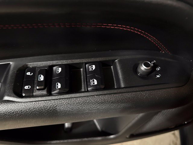 Used 2023 Jeep Compass Trailhawk w/ Trailhawk Convenience Group AWD/4WD image 4