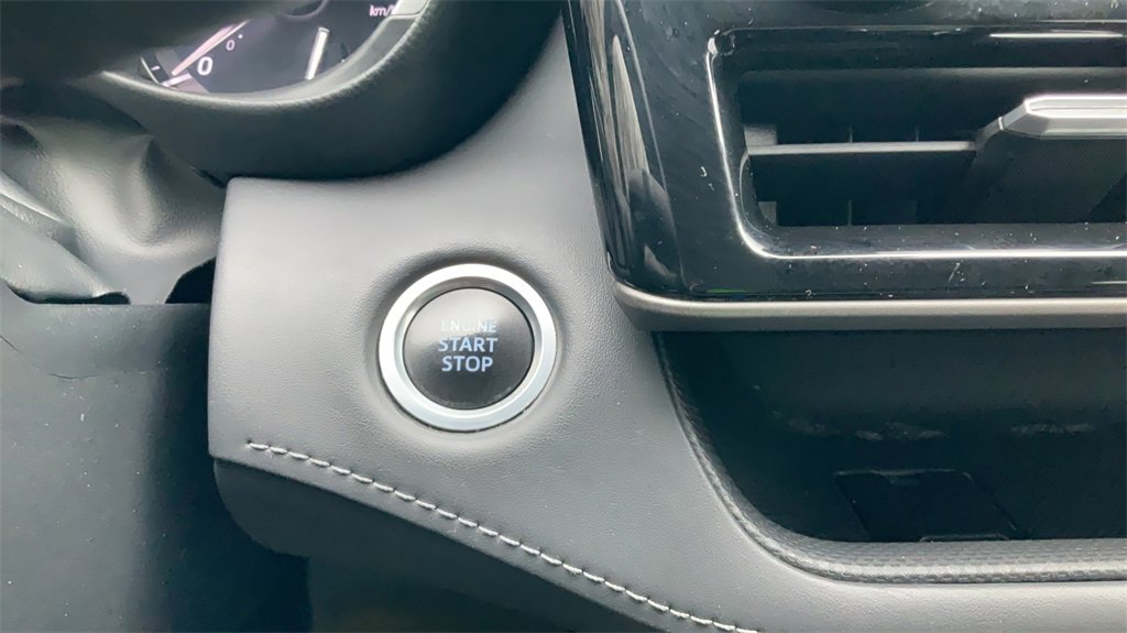 Used 2020 Toyota Highlander XLE image 25