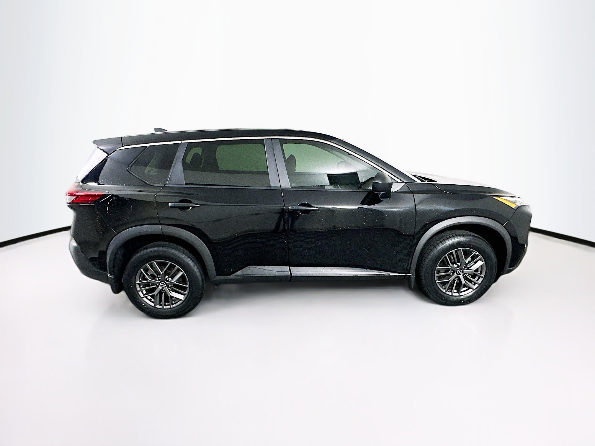 Used 2023 Nissan Rogue S image 10