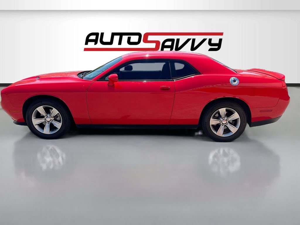 Used 2022 Dodge Challenger SXT RWD image 4