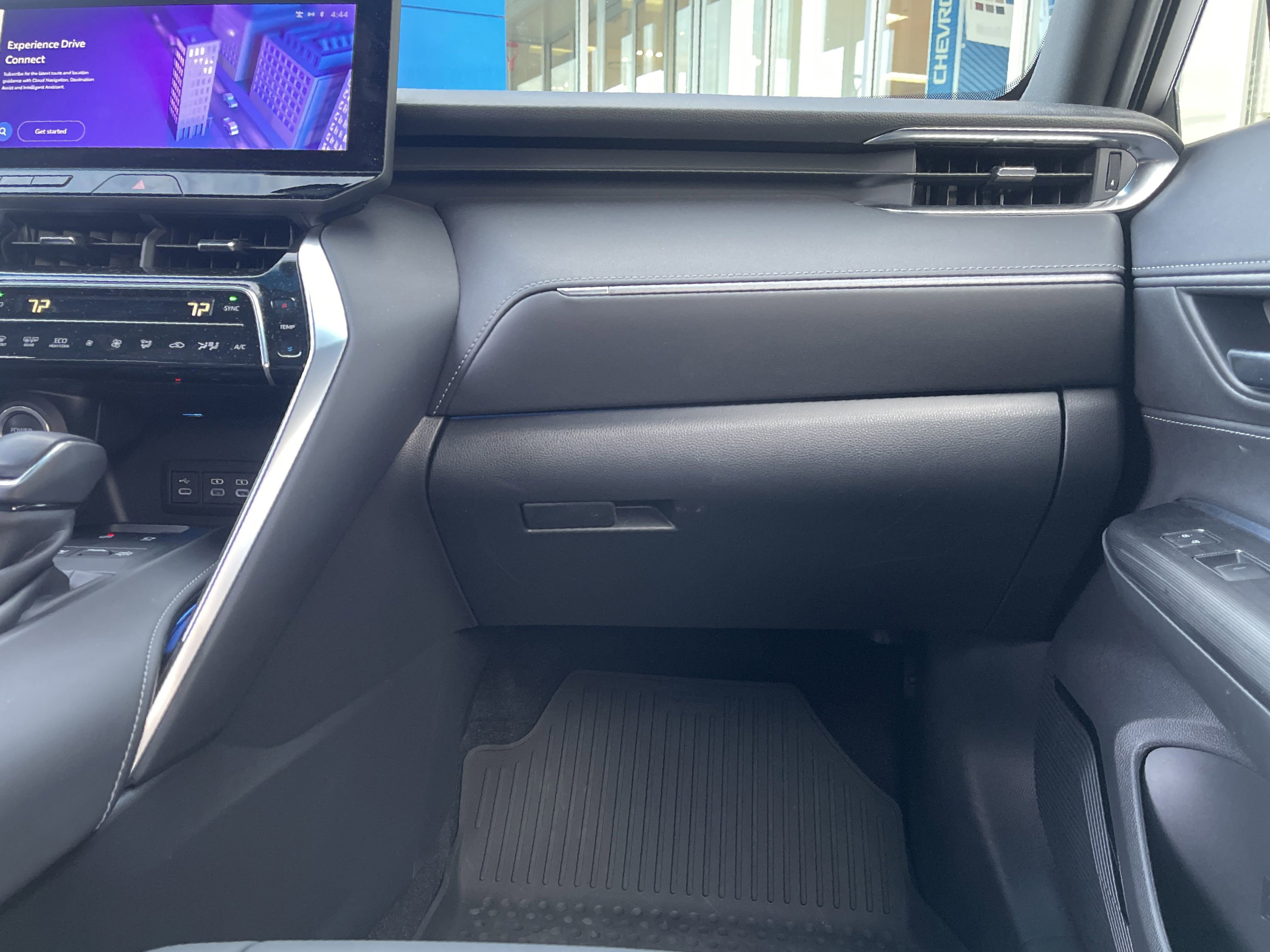 Used 2023 Toyota Venza XLE image 34