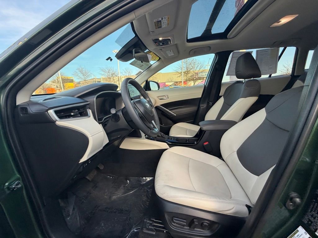 Certified 2024 Toyota Corolla Cross XLE w/ Convenience Package image 18