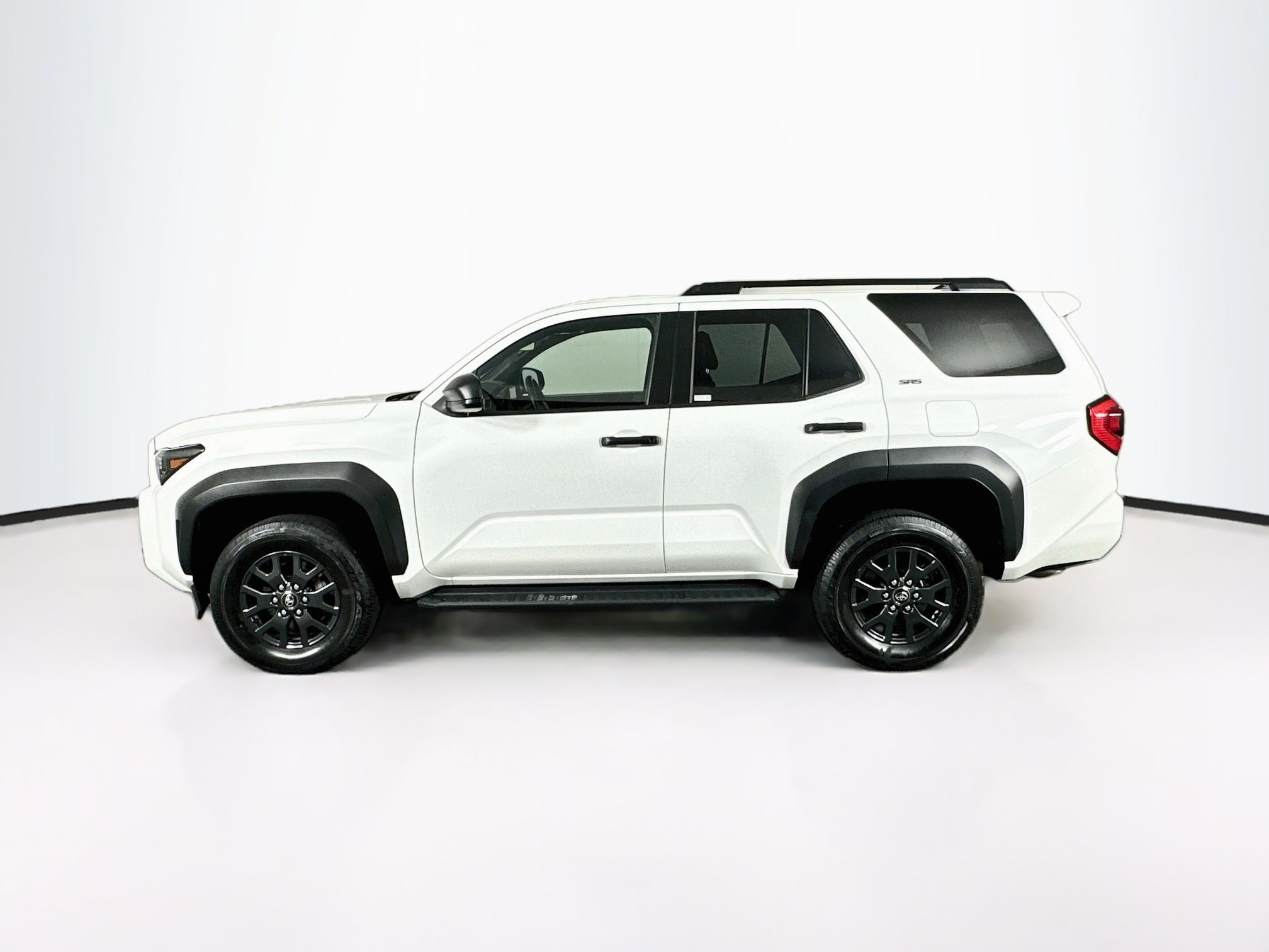 Used 2025 Toyota 4Runner SR5 AWD/4WD image 4