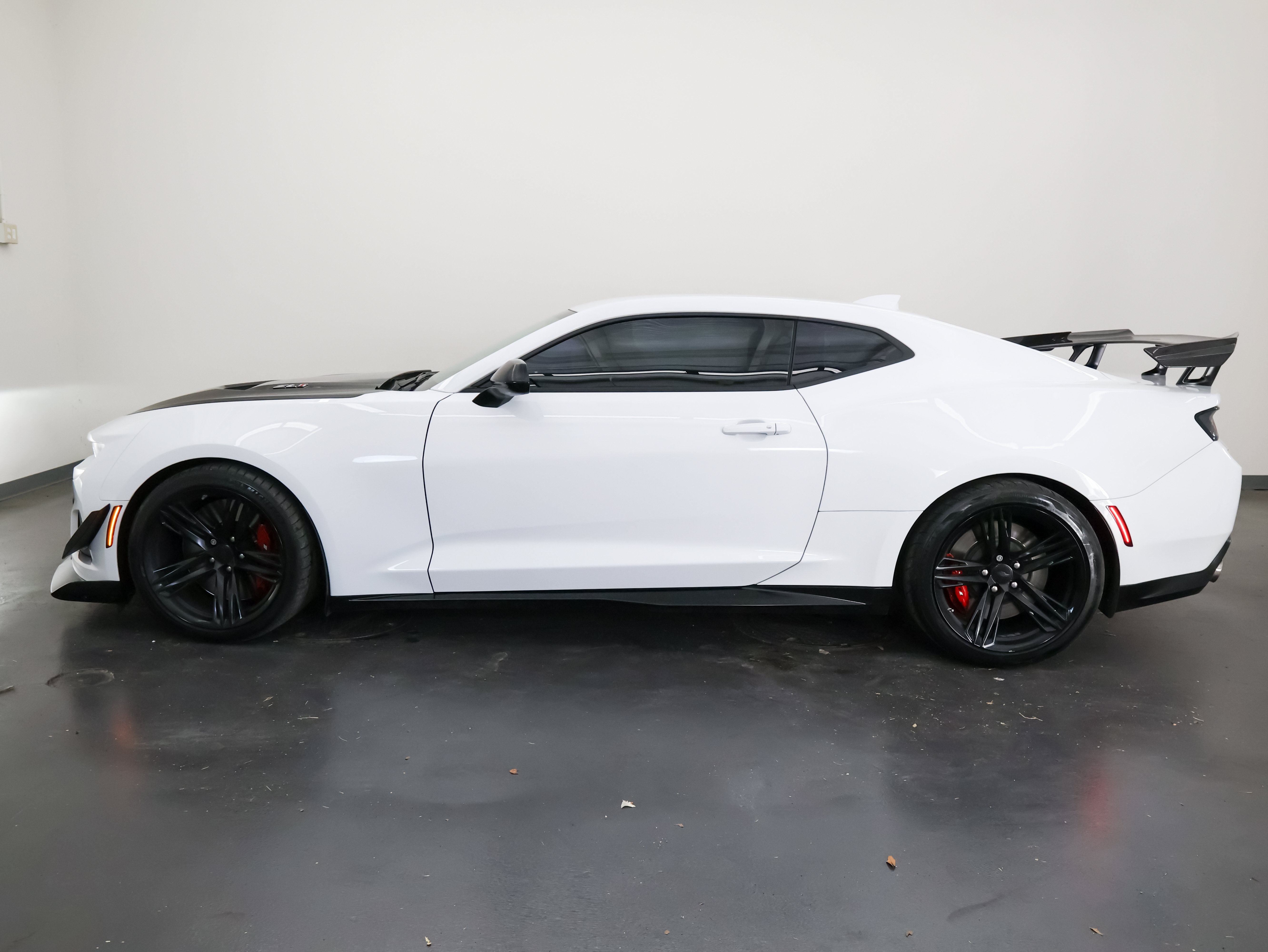 Used 2018 Chevrolet Camaro ZL1 RWD image 6
