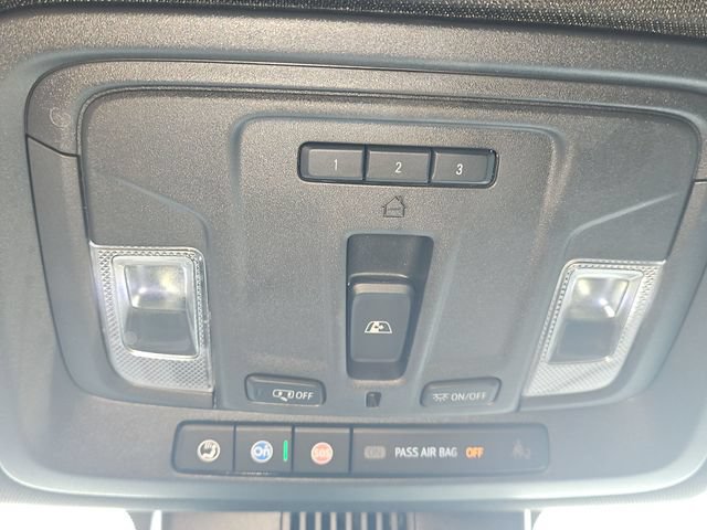 Used 2022 Chevrolet Silverado 1500 High Country w/ Technology Package AWD/4WD image 21