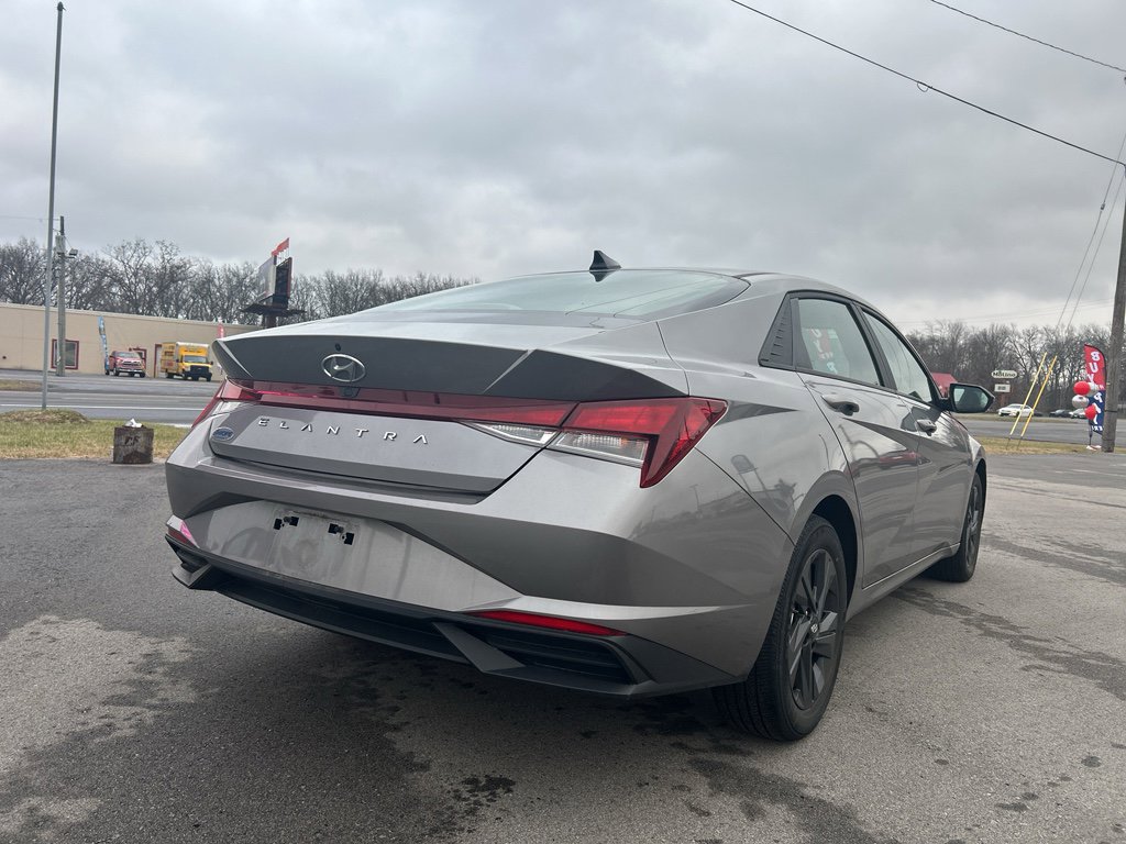 Used 2023 Hyundai Elantra SEL image 6