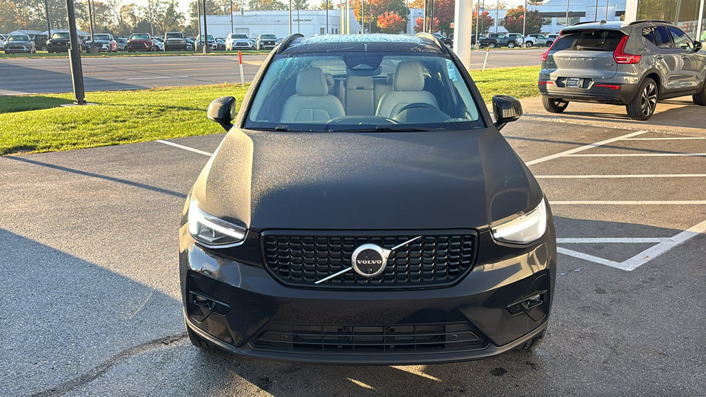 New 2026 Volvo XC40 B5 Plus w/ Protection Package Premier AWD/4WD image 5