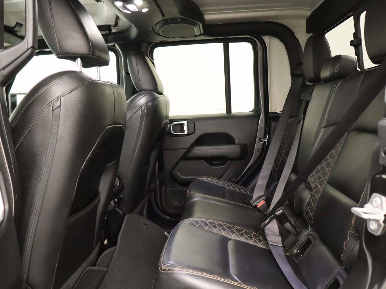 Used 2021 Jeep Gladiator Overland image 17