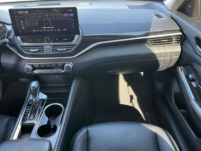 Used 2023 Nissan Altima 2.5 SR w/ SR Premium Package image 19