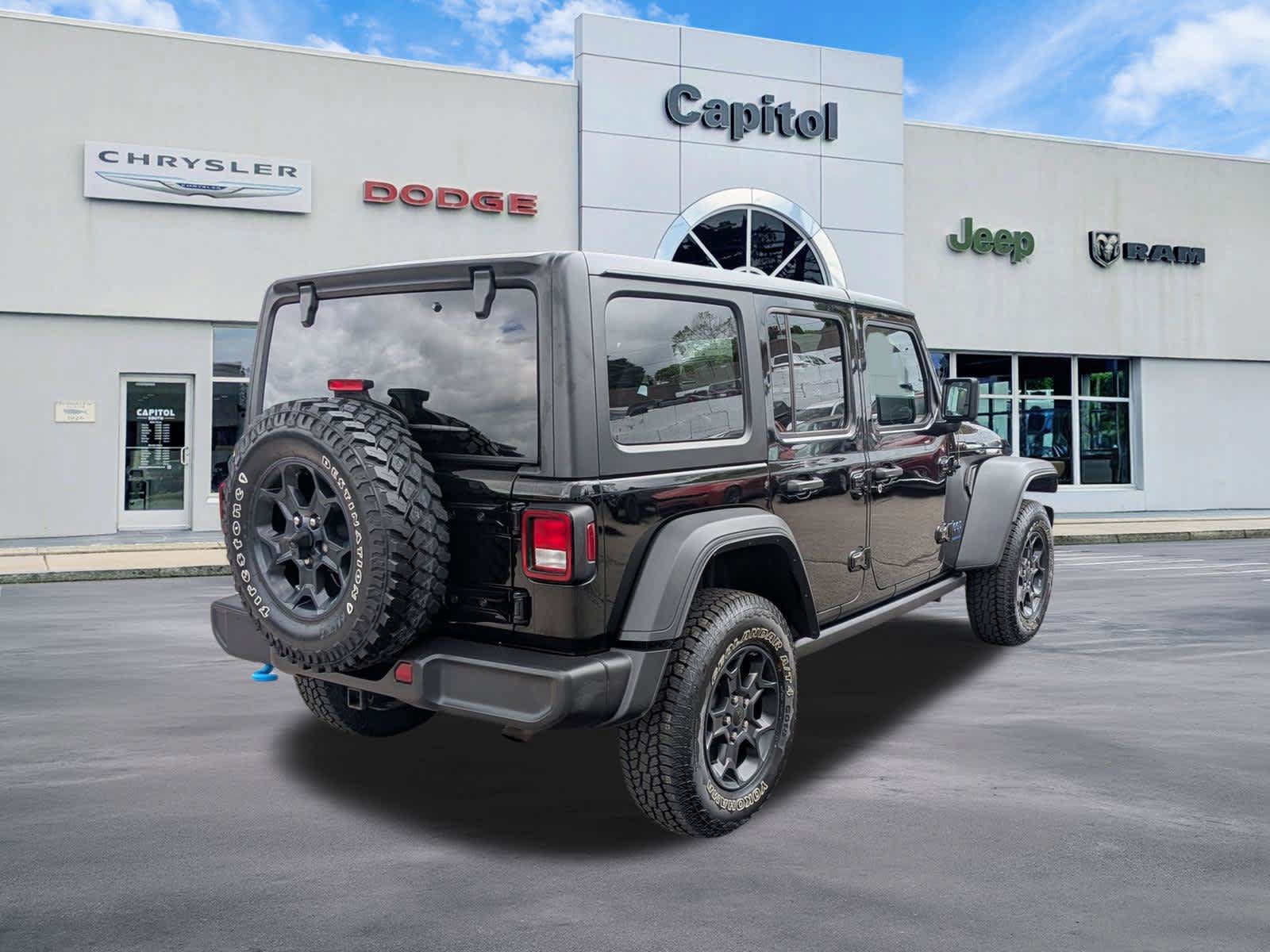 Used 2023 Jeep Wrangler Unlimited w/ Cold Weather Group AWD/4WD image 4