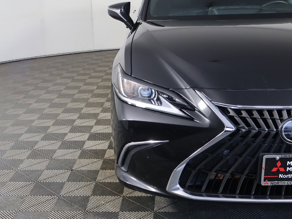Used 2023 Lexus ES 350 Luxury w/ Accessory Package (Z2) image 14