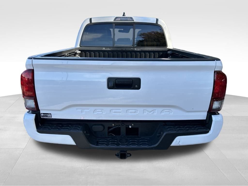 Used 2022 Toyota Tacoma SR image 4