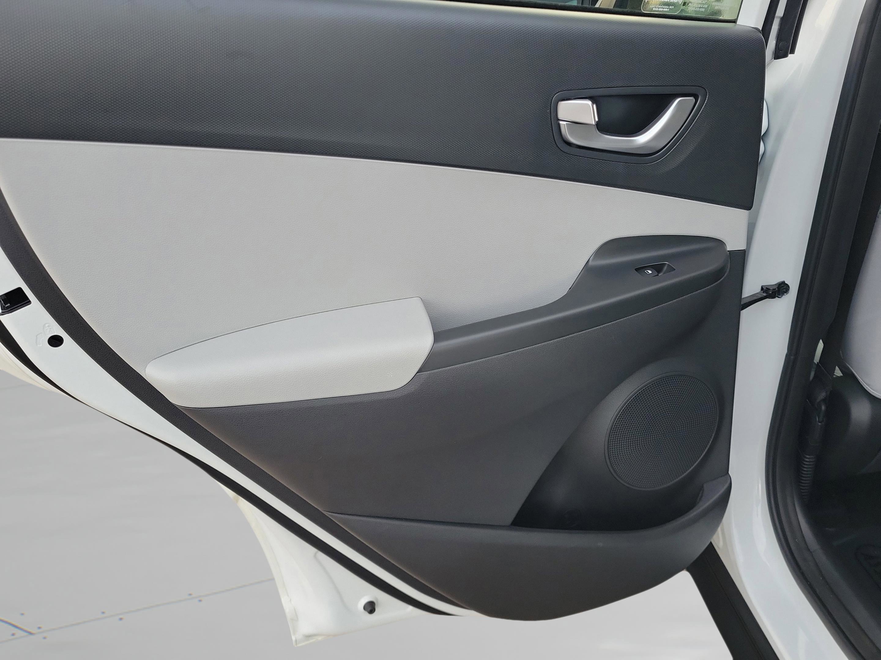 Certified 2023 Hyundai Kona SEL w/ Convenience Package image 10