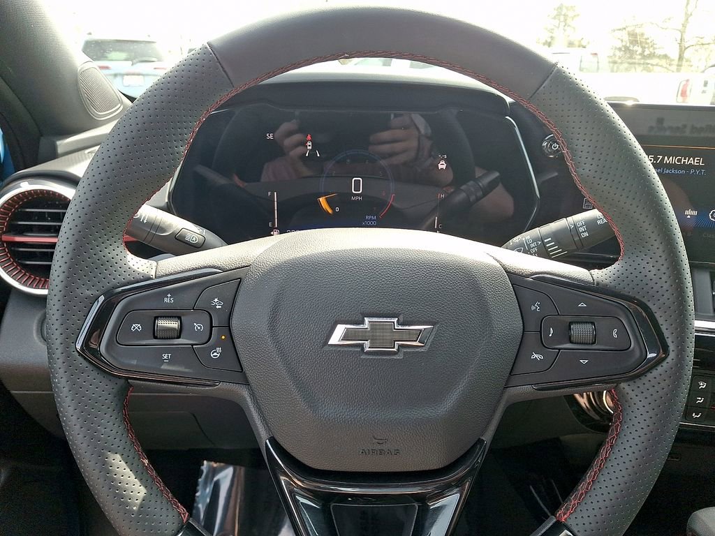 Used 2025 Chevrolet Trax RS w/ Driver Confidence Package image 18