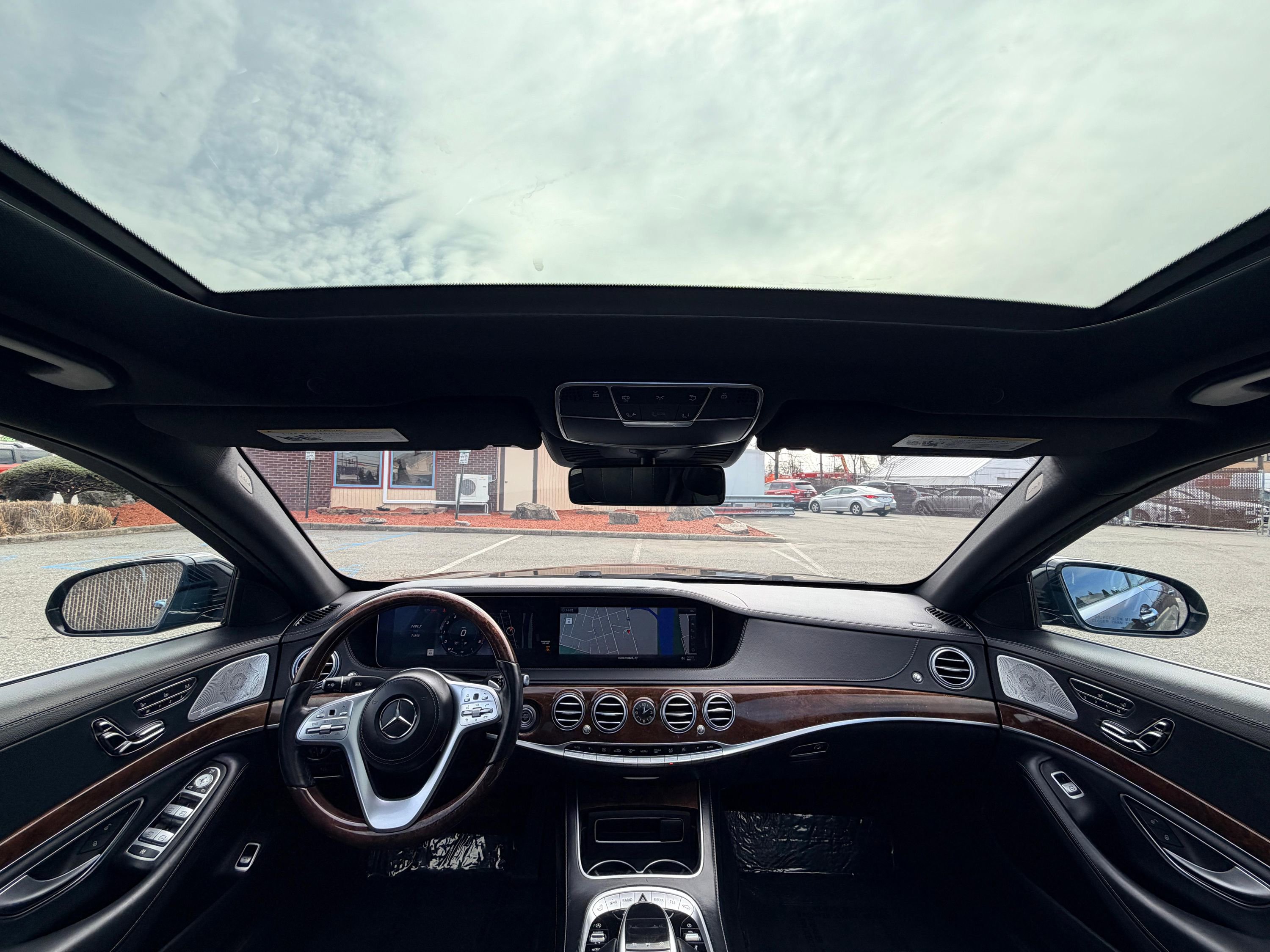Used 2018 Mercedes-Benz S 560 4MATIC Sedan image 33