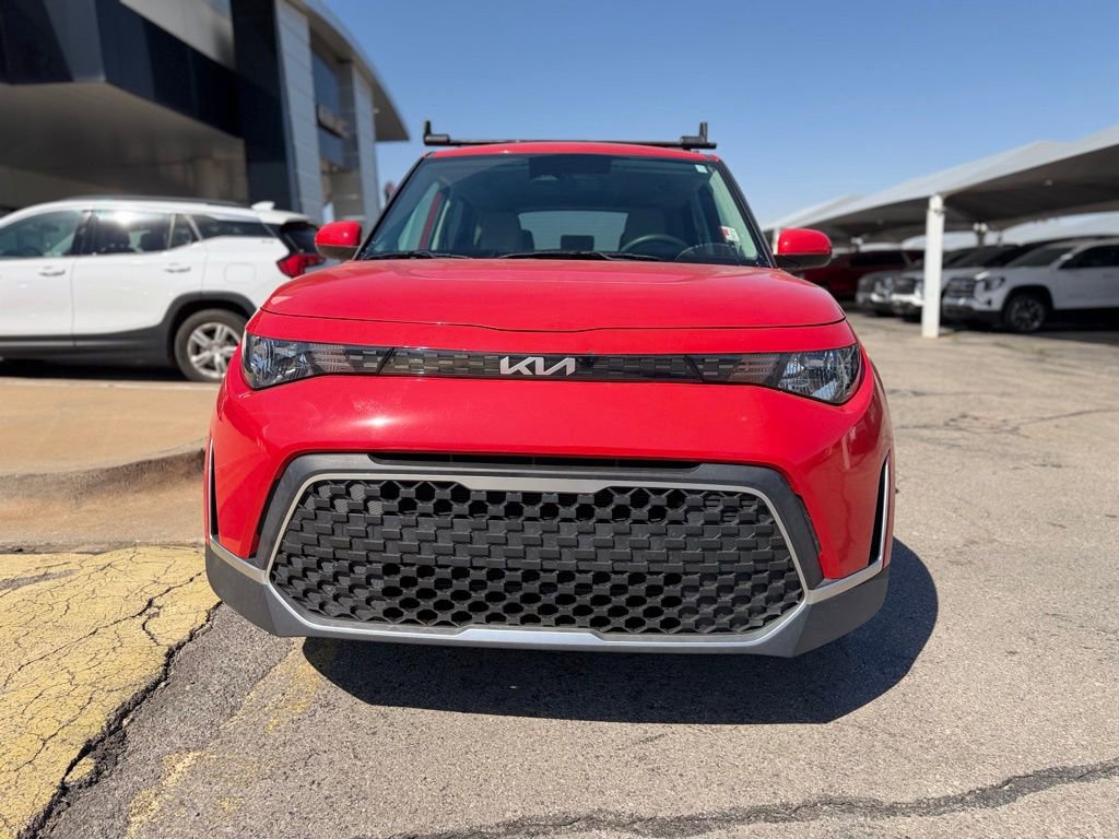 Used 2023 Kia Soul LX FWD image 2
