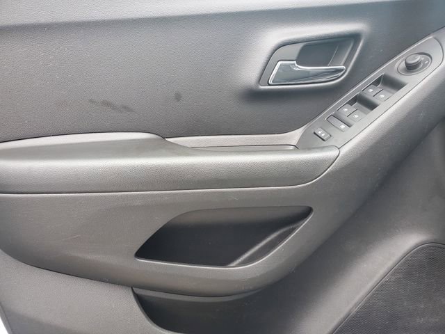 Certified 2022 Chevrolet Trax LT w/ LT Convenience Package image 18