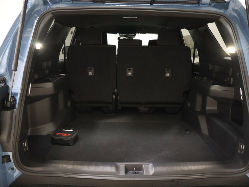 New 2026 Toyota 4Runner SR5 AWD/4WD image 12