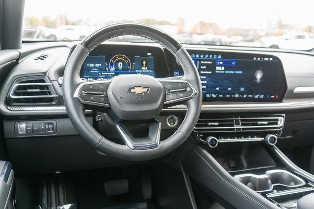 Used 2025 Chevrolet Traverse High Country image 15