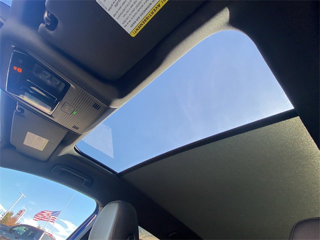 Used 2022 Volkswagen ID.4 Pro S w/ Gradient Package image 31