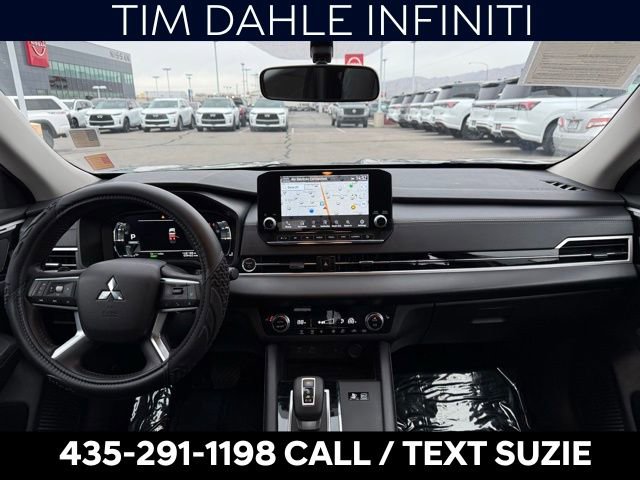 Used 2024 Mitsubishi Outlander SE image 2