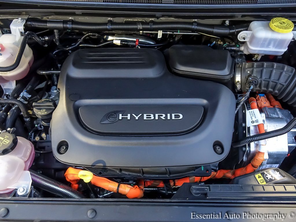 Used 2022 Chrysler Pacifica Limited w/ Uconnect Theater Family Group image 36