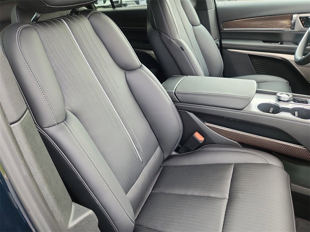 New 2026 Cadillac Vistiq Luxury image 8