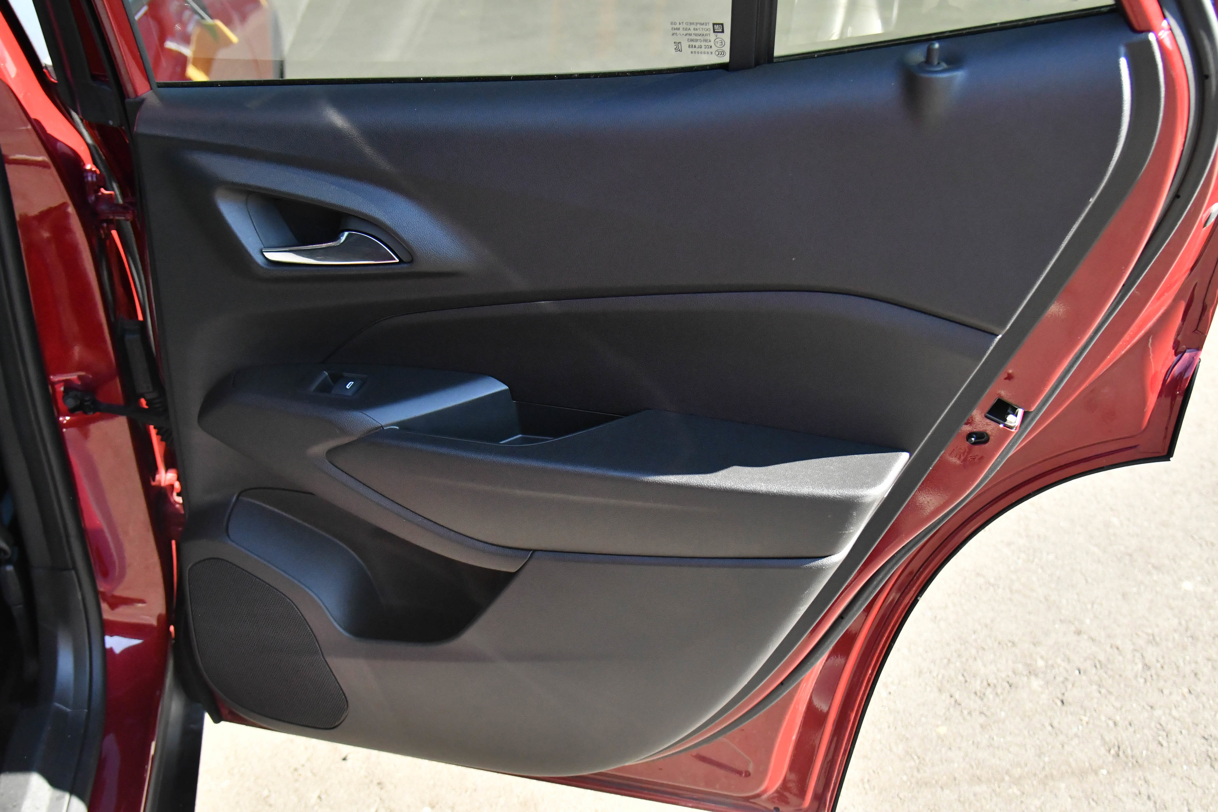 Used 2025 Chevrolet Trax LT w/ LT Convenience Package image 38