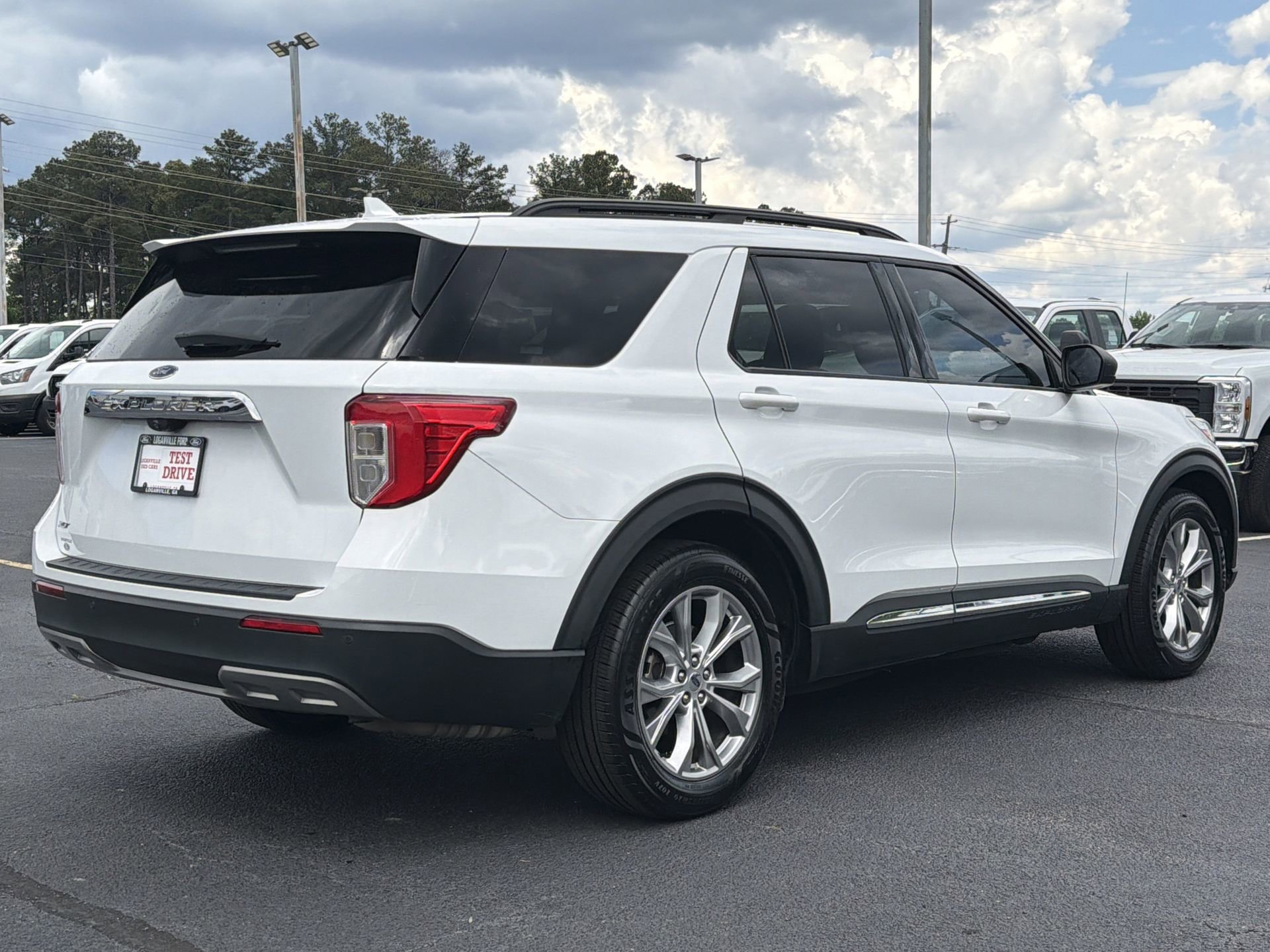 Certified 2020 Ford Explorer XLT w/ Equipment Group 202A RWD image 33
