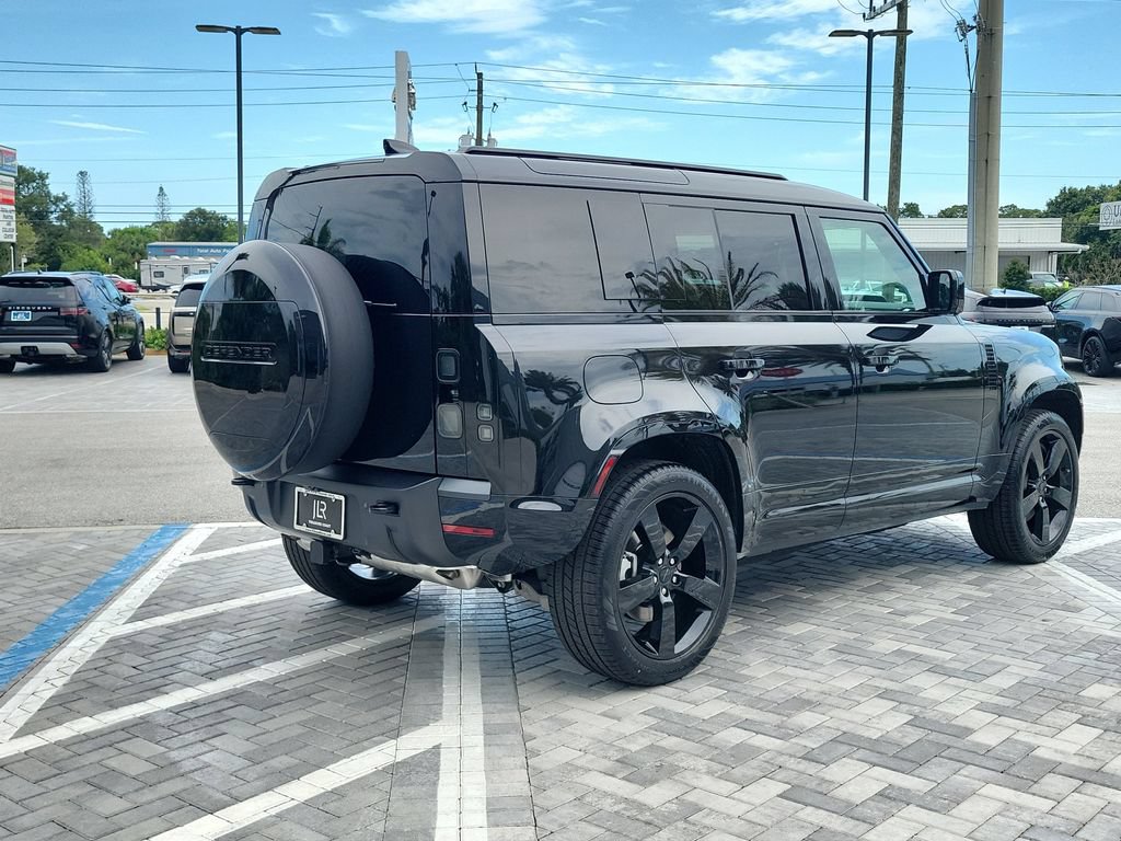 New 2026 Land Rover Defender 110 X-Dynamic SE AWD/4WD image 5