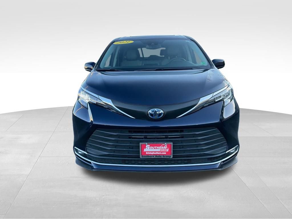 Used 2021 Toyota Sienna XLE image 8