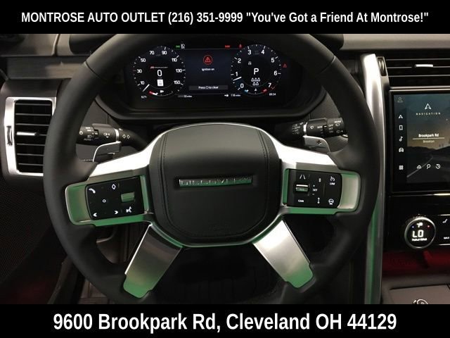 New 2023 Land Rover Discovery HSE R-Dynamic image 14