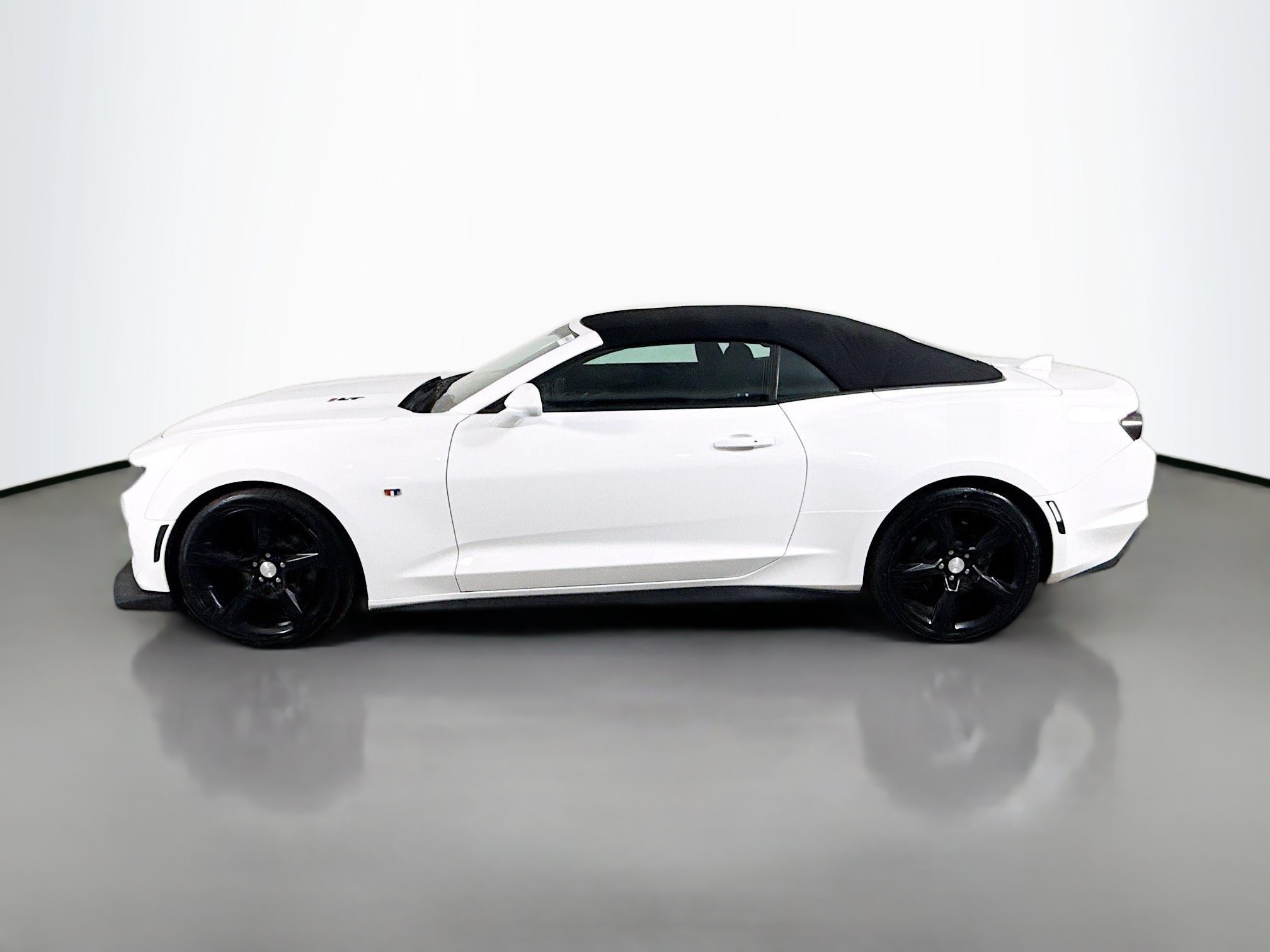 Used 2019 Chevrolet Camaro LT RWD image 6