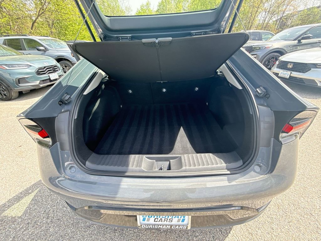 Used 2025 Toyota Prius XLE FWD image 20