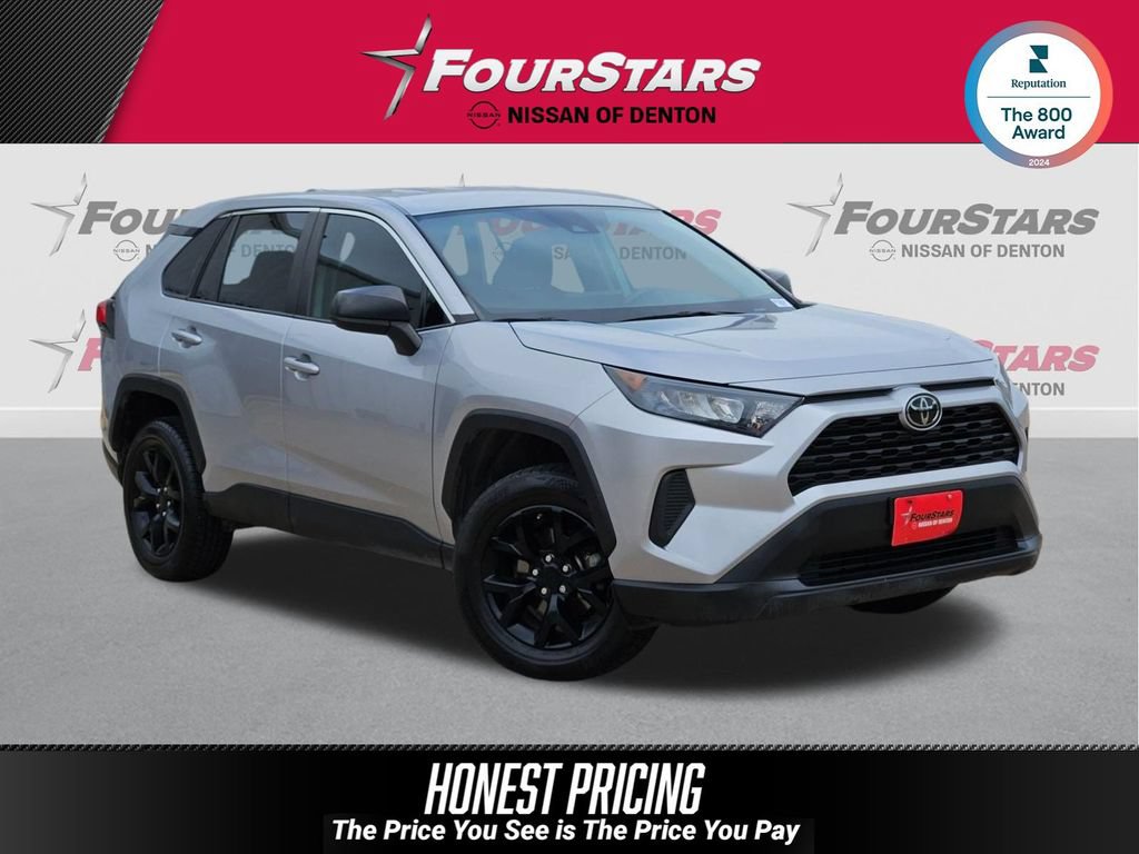 Used 2022 Toyota RAV4 LE FWD image 1