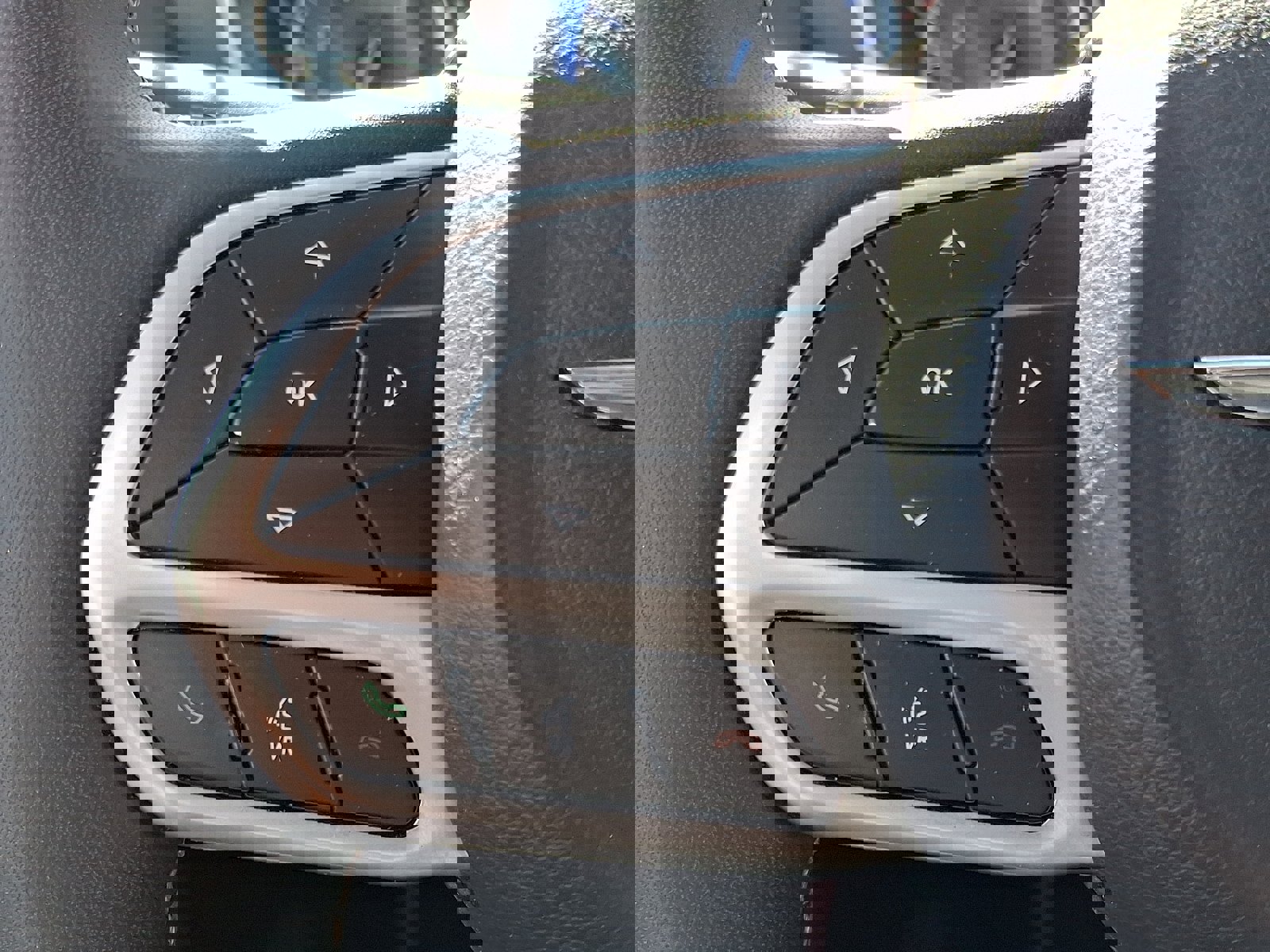 Certified 2024 Chrysler Pacifica Touring-L image 22