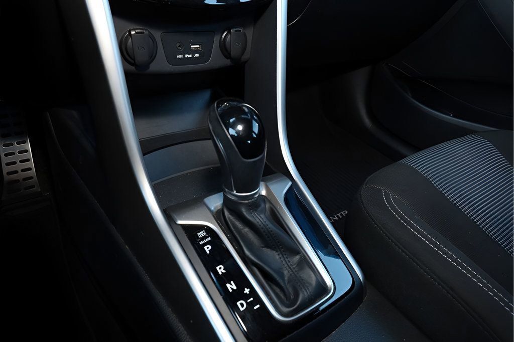 Used 2016 Hyundai Elantra GT w/ Option Group 02 image 24