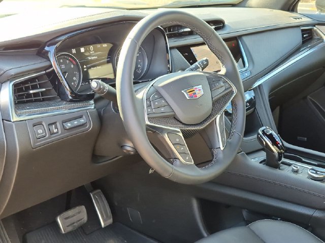 Used 2026 Cadillac XT5 Sportv w/ LPO, Floor Liner Package AWD/4WD image 9