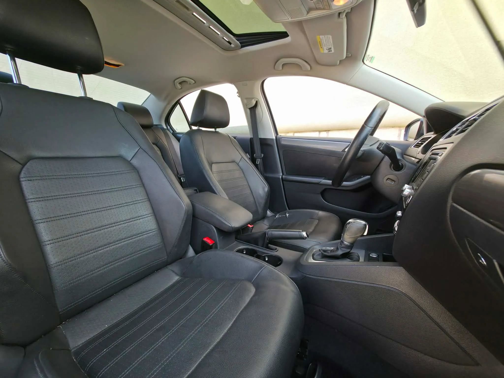 Used 2013 Volkswagen Jetta SEL FWD image 16