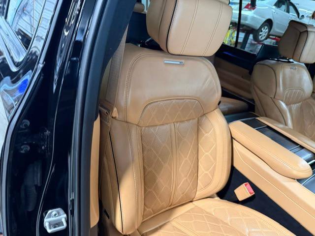 Certified 2025 Jeep Grand Wagoneer L Series III w/ Rear Seat Video Group 1 AWD/4WD image 12
