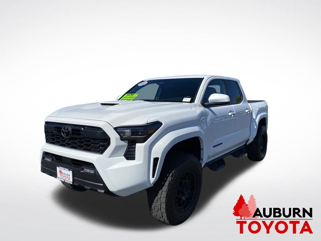 Used 2025 Toyota Tacoma TRD Sport AWD/4WD image 3