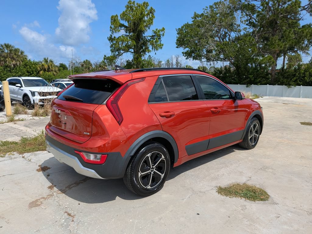 Certified 2023 Kia Niro EX FWD image 8