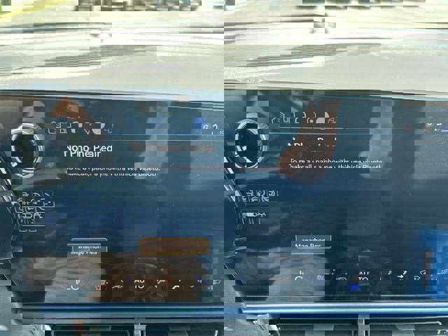 New 2025 Chevrolet Equinox EV LT image 11