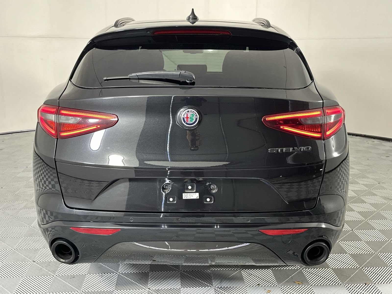 Used 2020 Alfa Romeo Stelvio Sport w/ Quick Order Package 22K Sport RWD image 7
