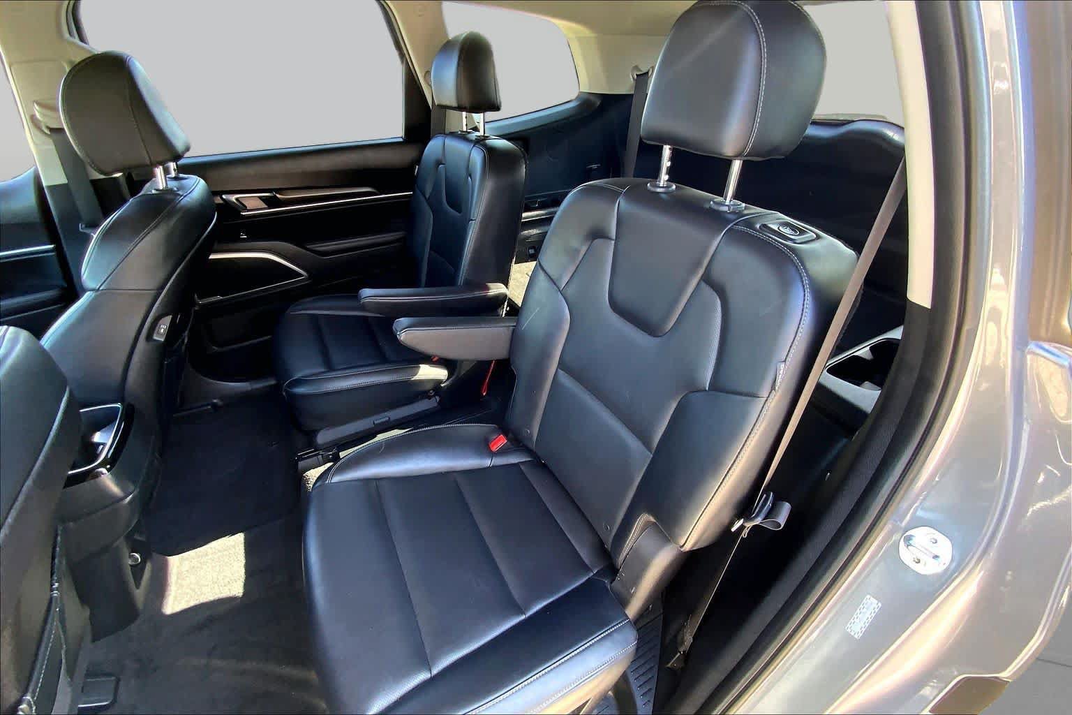 Used 2025 Kia Telluride S AWD/4WD image 18
