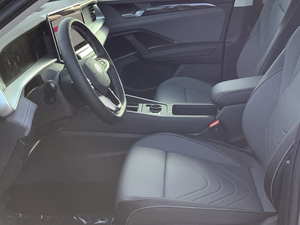New 2026 Volkswagen Tiguan SE FWD image 21