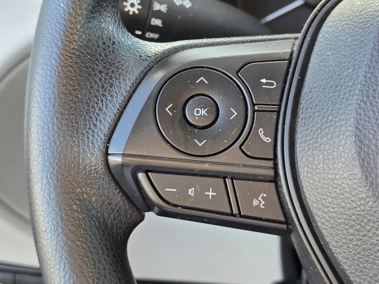 Used 2023 Toyota Corolla Cross L image 23