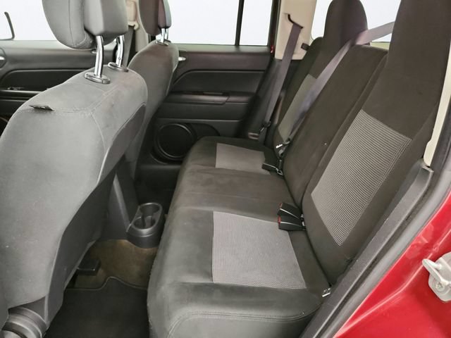 Used 2016 Jeep Patriot Latitude AWD/4WD image 21