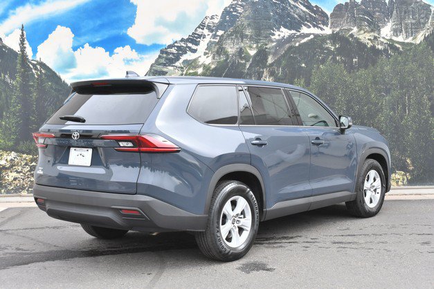 Certified 2025 Toyota Grand Highlander AWD image 3