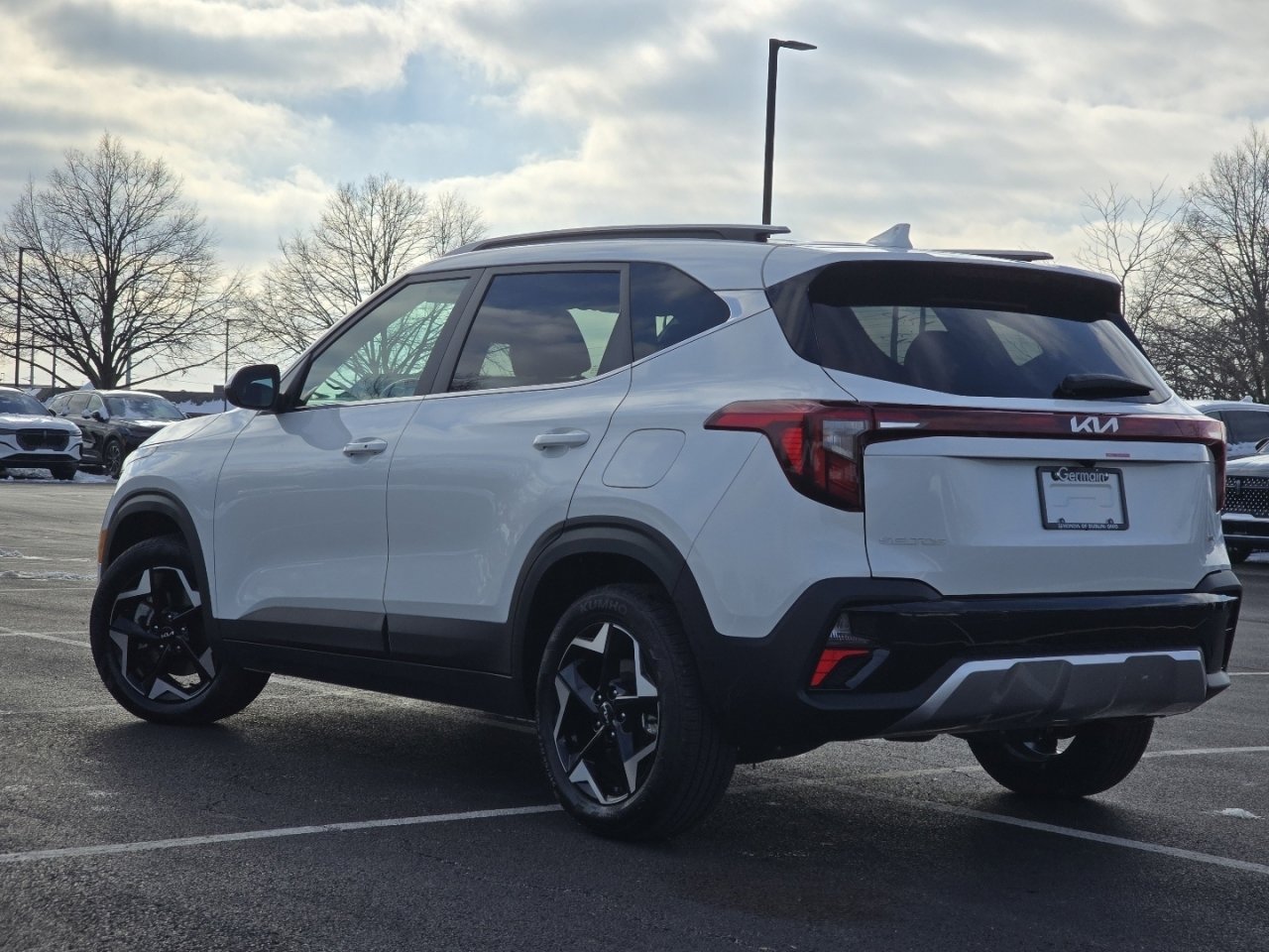 Used 2025 Kia Seltos EX w/ EX Sunroof Package image 17
